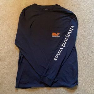 Vineyard Vines Graphic Tshirt (basketball)